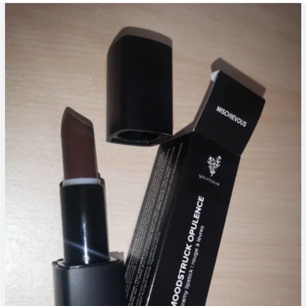 NWT younique lipstick